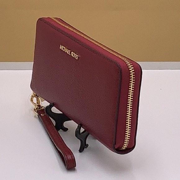 MICHAEL KORS
Leather Continental Wristlet Phone Case Wallet
Oxblood
NWT - Picture 13 of 16